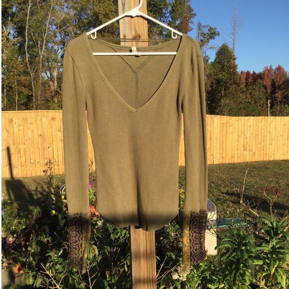 Free People green top ~ waffle olive green fairy grunge art school - Picture 2 of 14